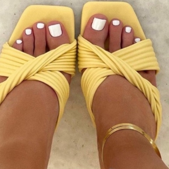 Zara Shoes - ZARA Yellow Pleated Strap Heeled Sandals – EU 39 / US 8 / UK 6 J-20